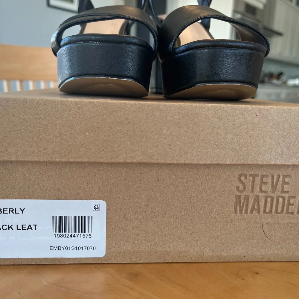 Steve Madden Platform Sandals - Picture 4 of 4